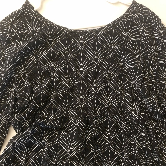 ROXY ~ Long Sleeve Dress (short) . Medium . Simple . - Picture 5 of 8